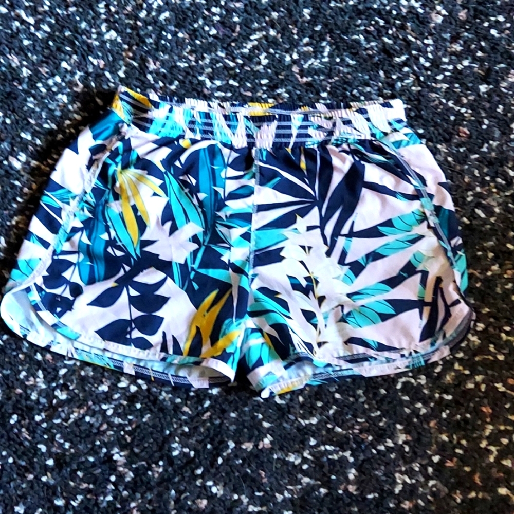 Old navy active size (XL)in girls